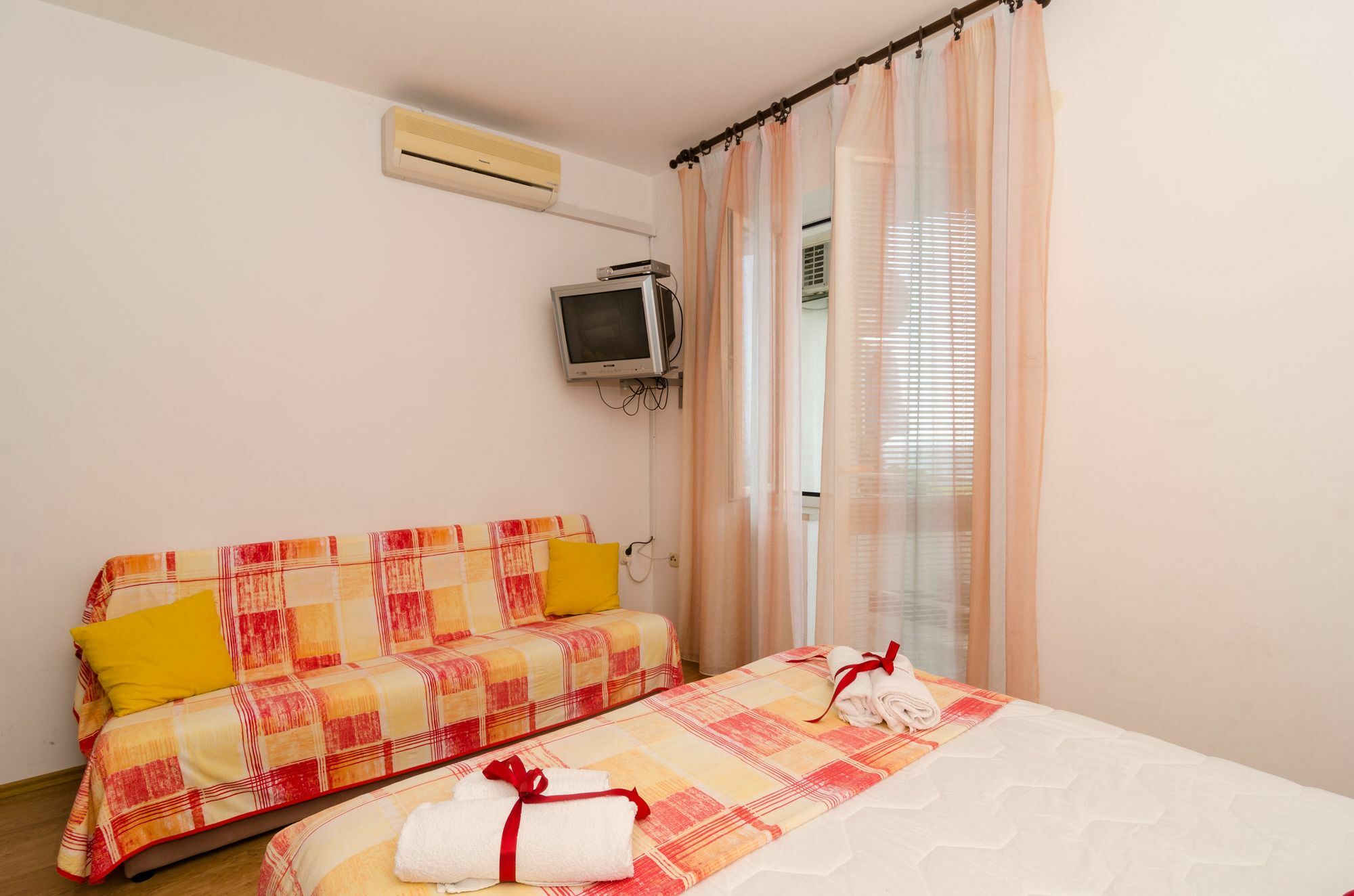 Apartments And Room Lora Dubrovnik Exterior photo