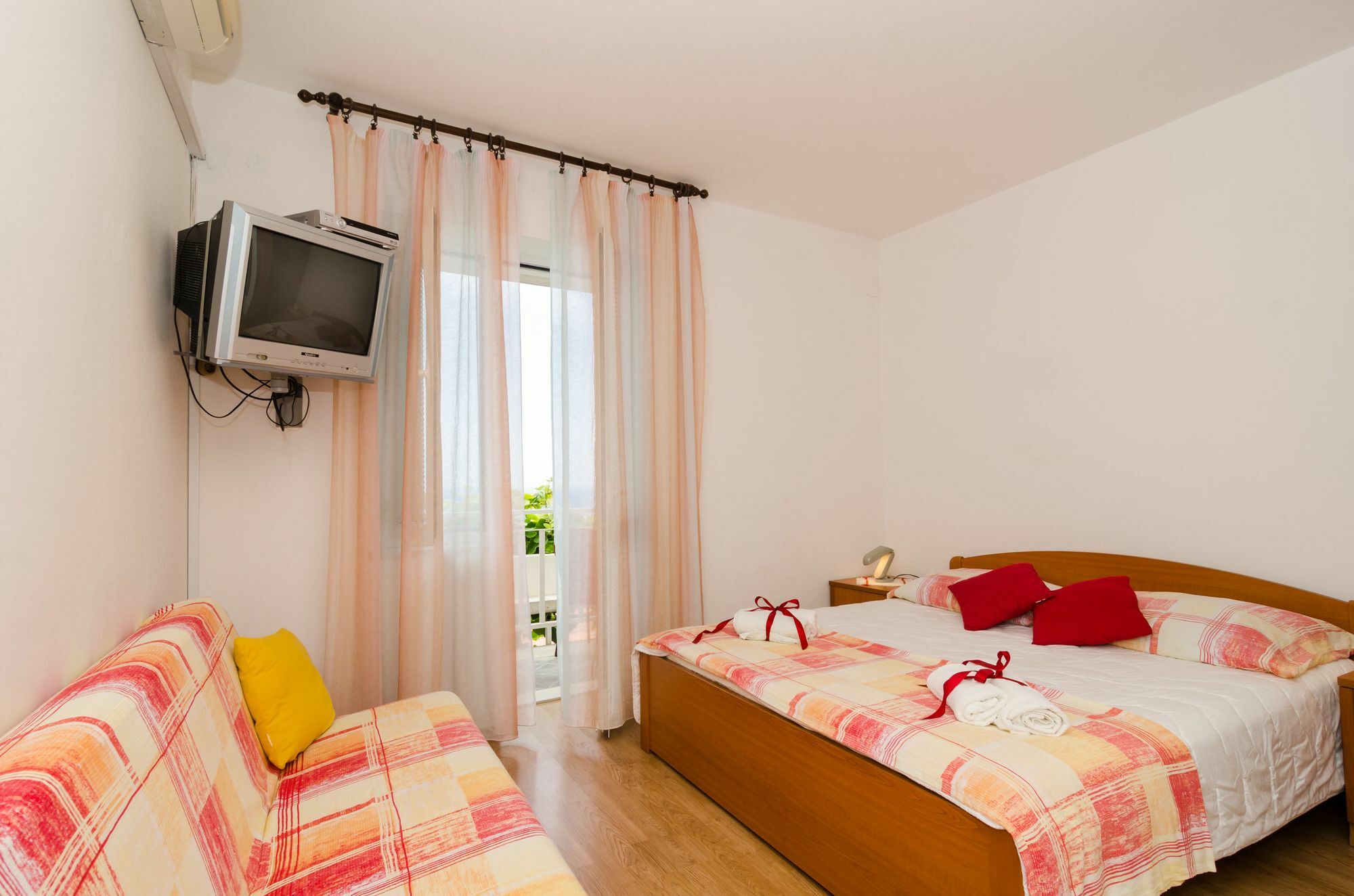 Apartments And Room Lora Dubrovnik Exterior photo